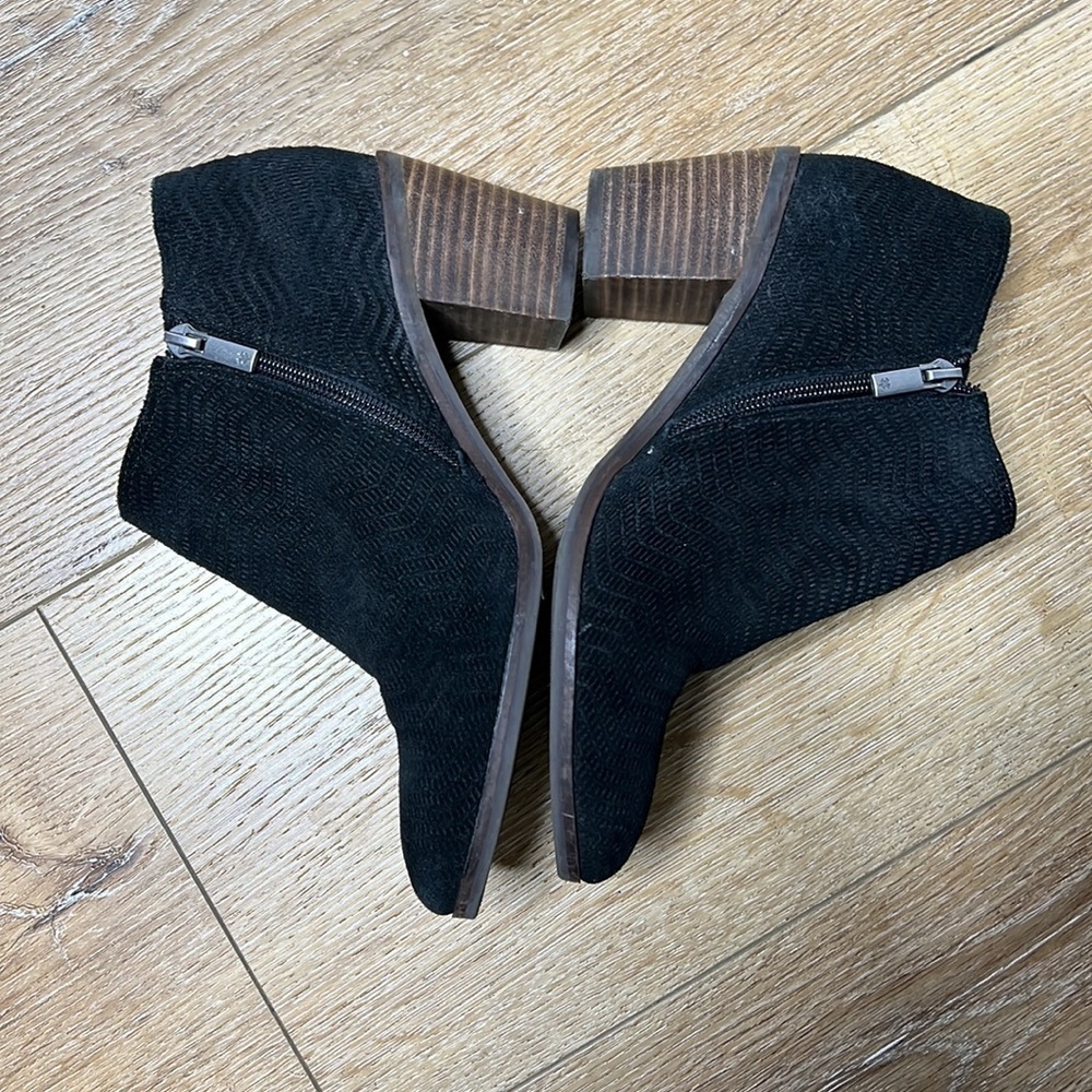 Lucky Brand Black Pickla Suede Ankle Boots Size 37.5/7M - Picture 3 of 9